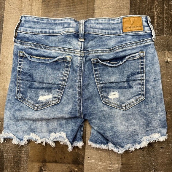 American Eagle Blue Distressed Jean Shorts Raw Hem size 2 - Picture 4 of 10